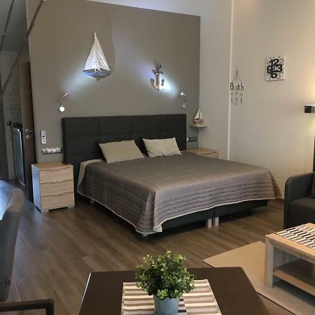 Calypso Lakeside Rooms & Lux Apartments Шиофок Экстерьер фото