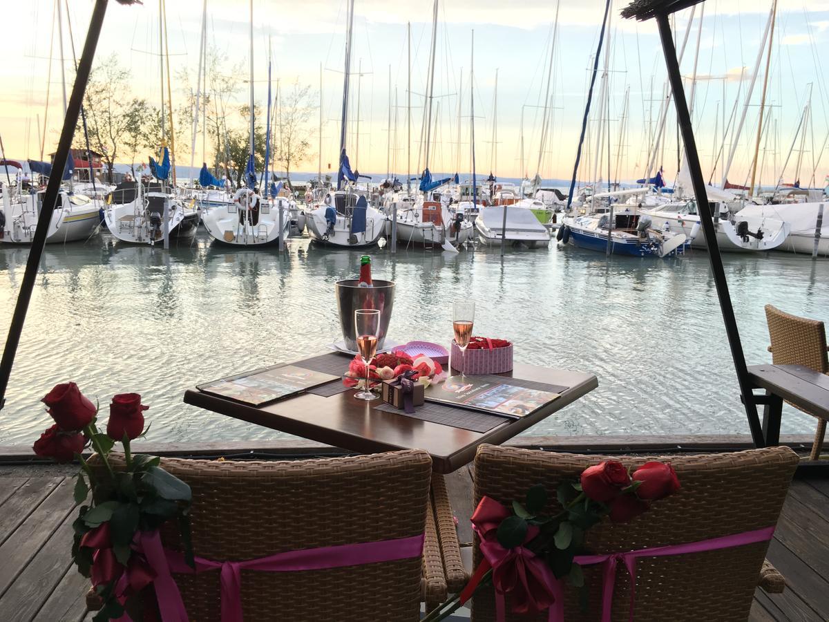 Calypso Lakeside Rooms & Lux Apartments Шиофок Экстерьер фото