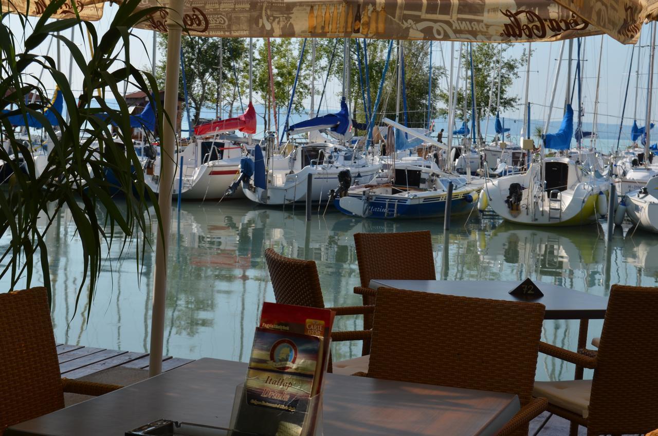 Calypso Lakeside Rooms & Lux Apartments Шиофок Экстерьер фото