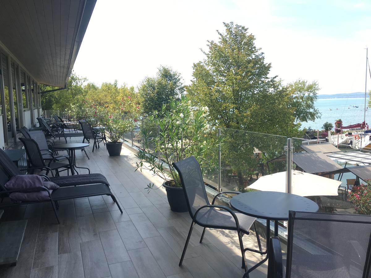 Calypso Lakeside Rooms & Lux Apartments Шиофок Экстерьер фото