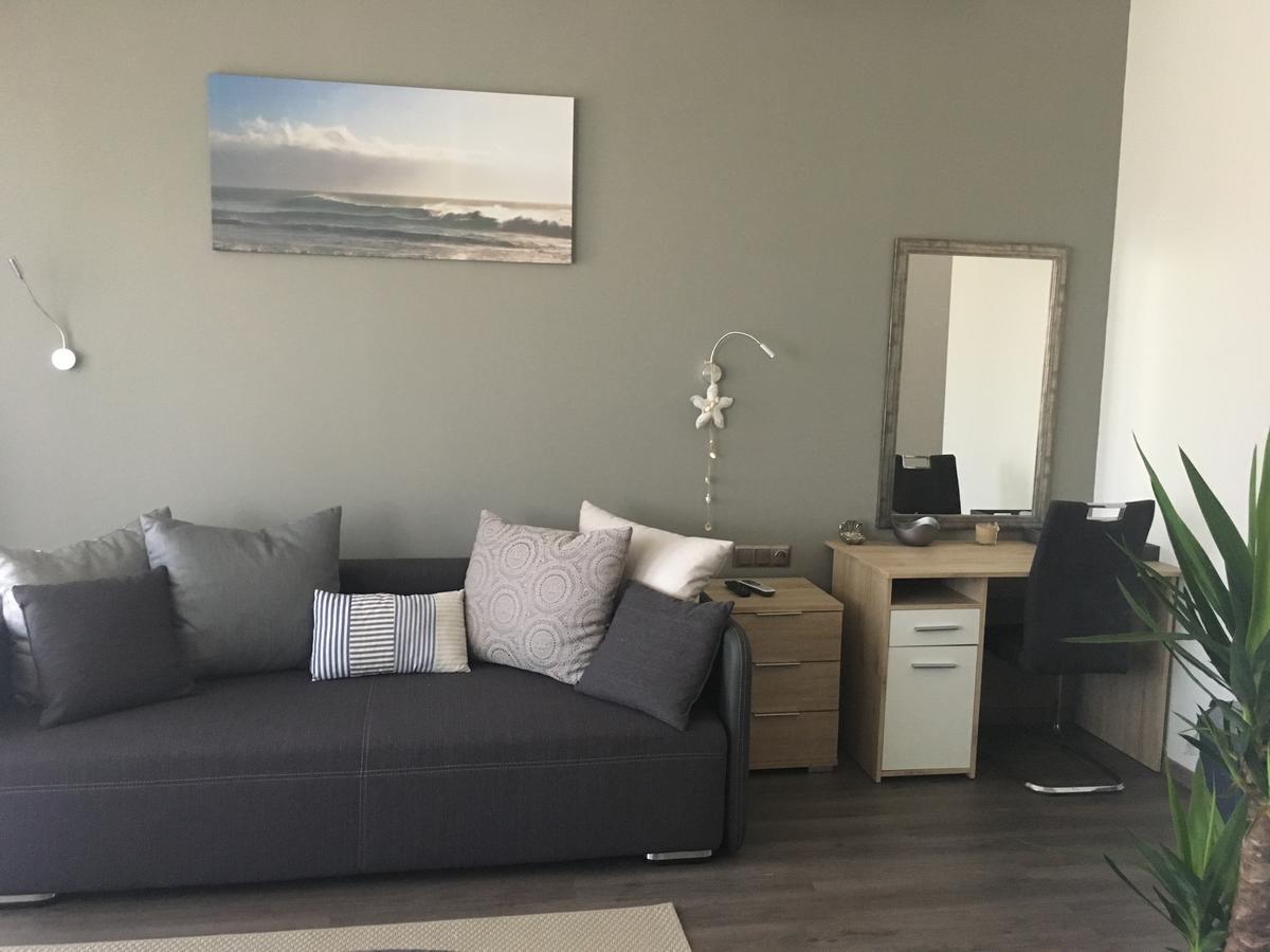 Calypso Lakeside Rooms & Lux Apartments Шиофок Экстерьер фото