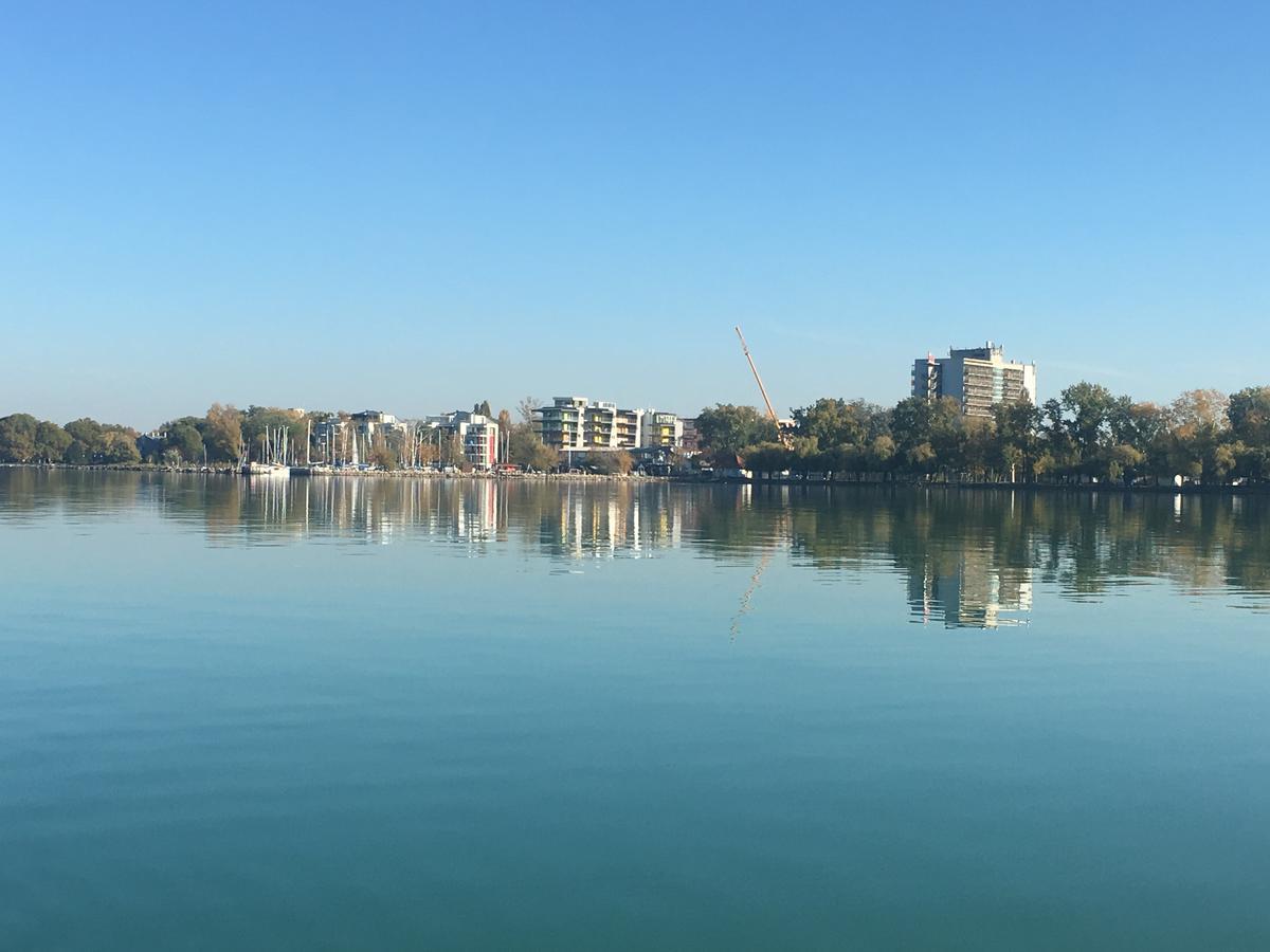 Calypso Lakeside Rooms & Lux Apartments Шиофок Экстерьер фото