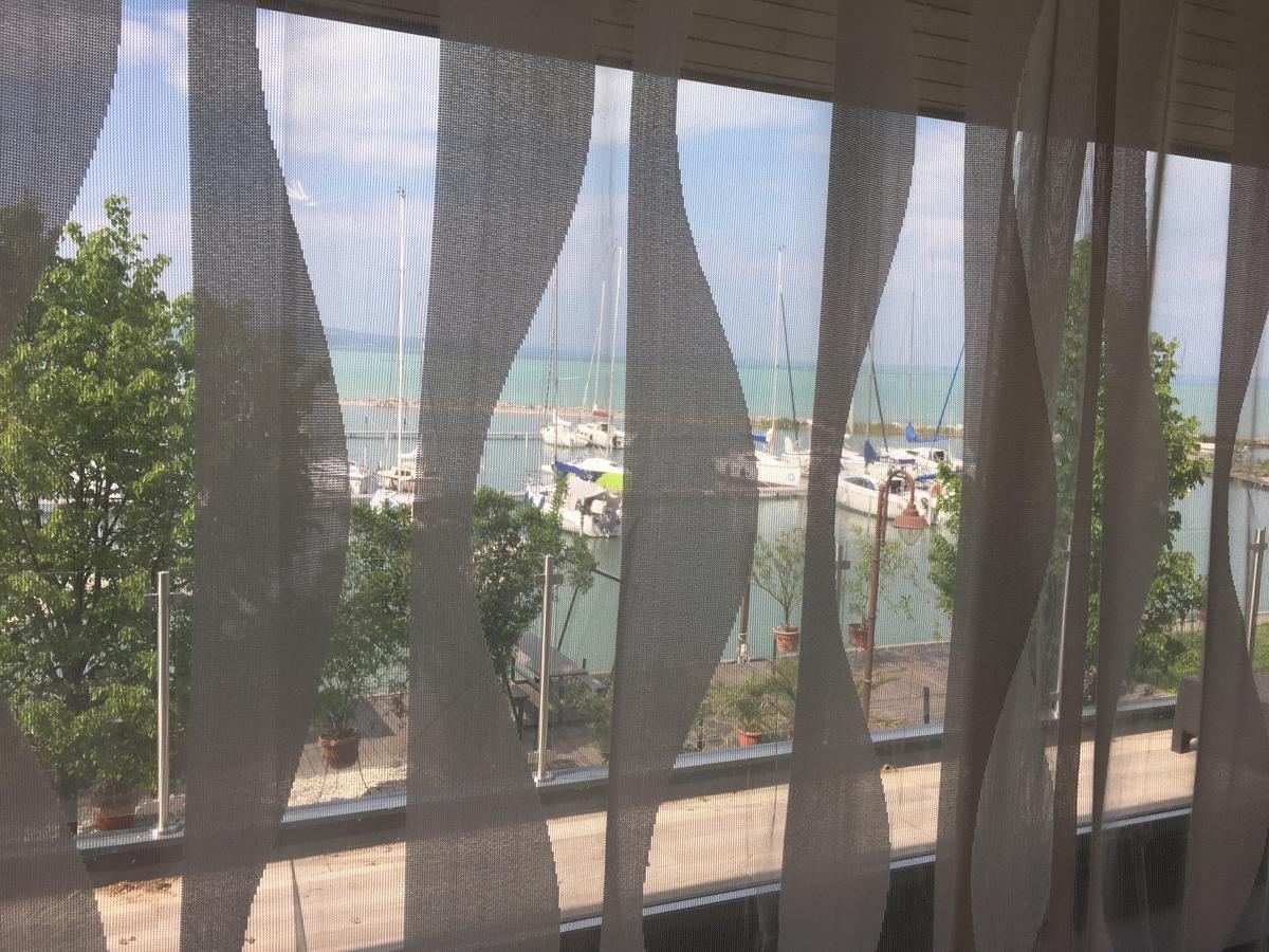 Calypso Lakeside Rooms & Lux Apartments Шиофок Экстерьер фото