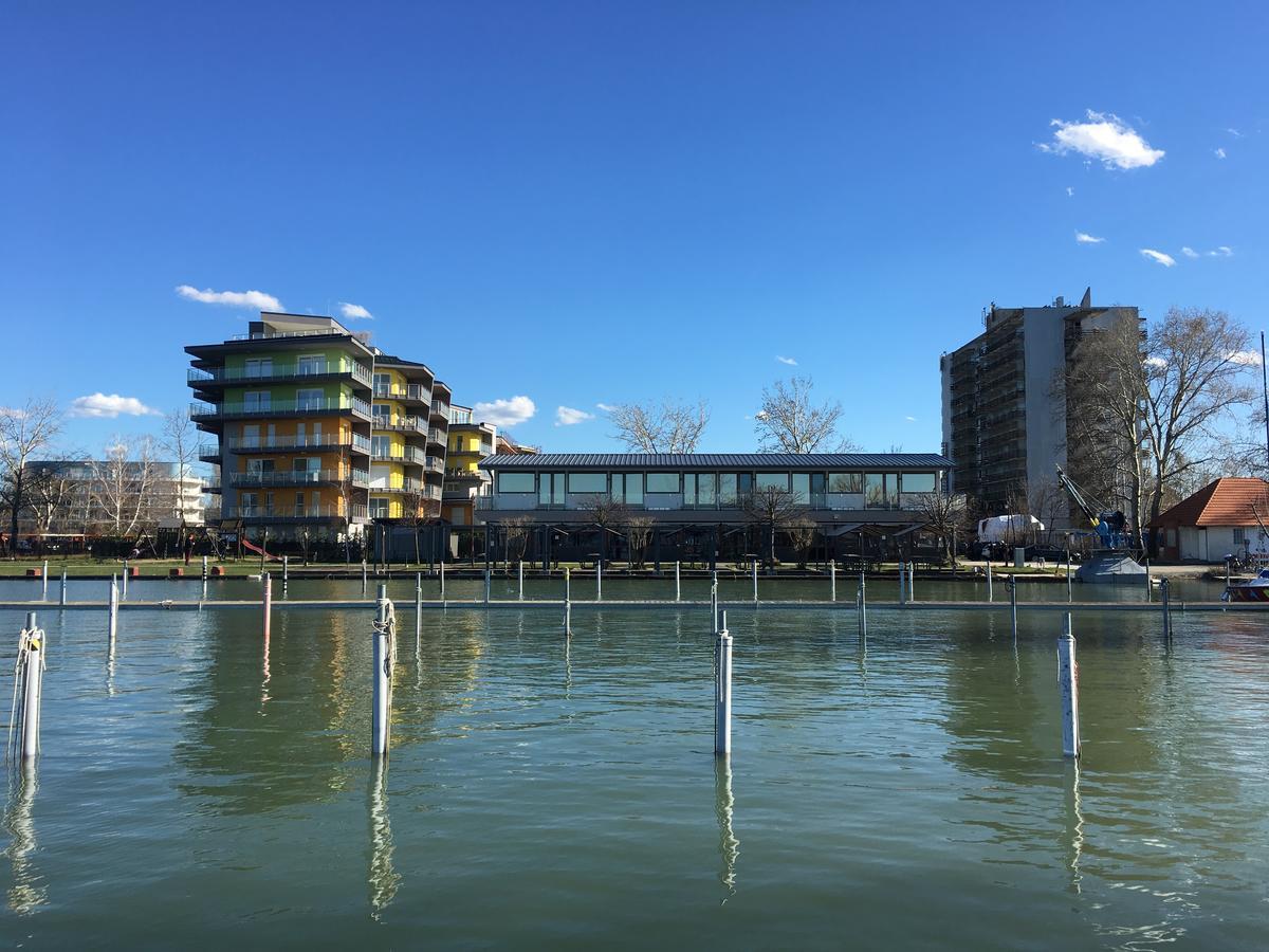 Calypso Lakeside Rooms & Lux Apartments Шиофок Экстерьер фото