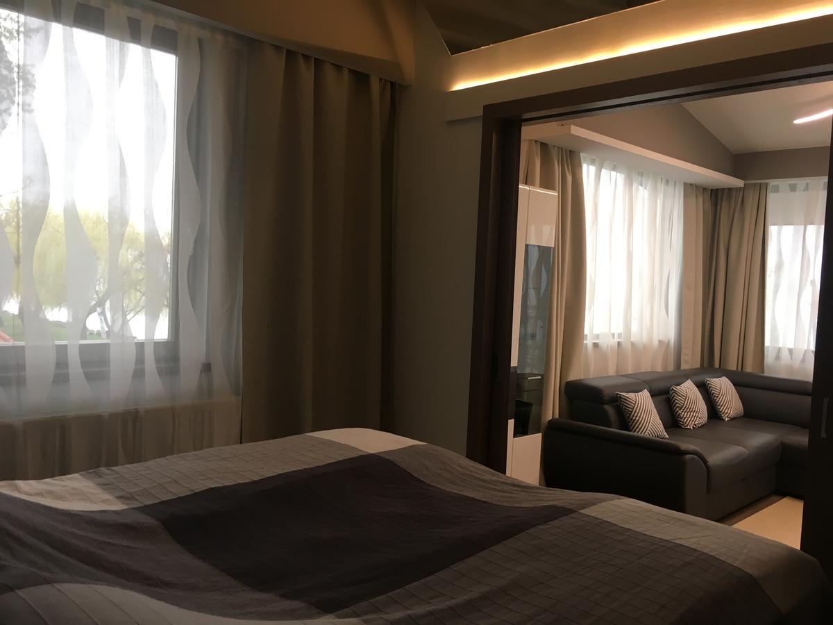 Calypso Lakeside Rooms & Lux Apartments Шиофок Экстерьер фото