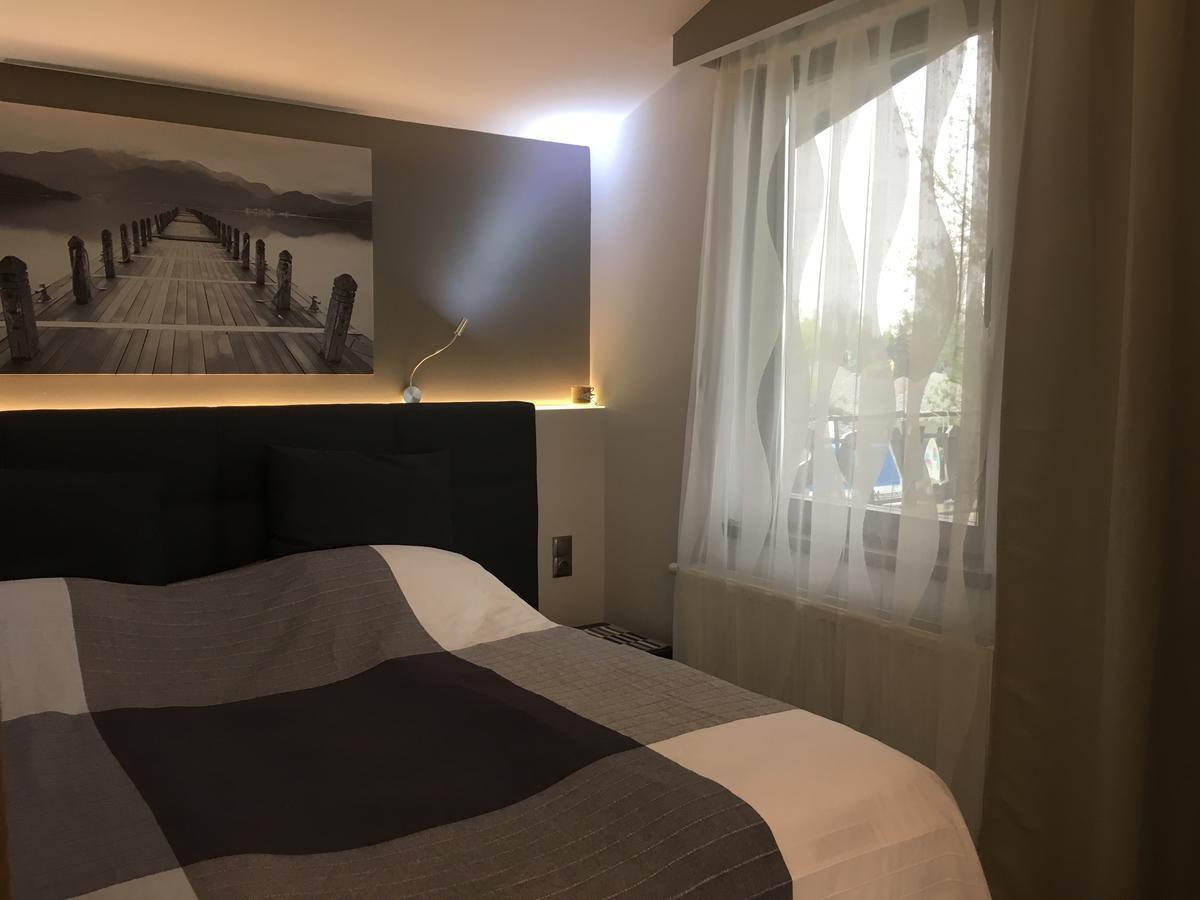 Calypso Lakeside Rooms & Lux Apartments Шиофок Экстерьер фото