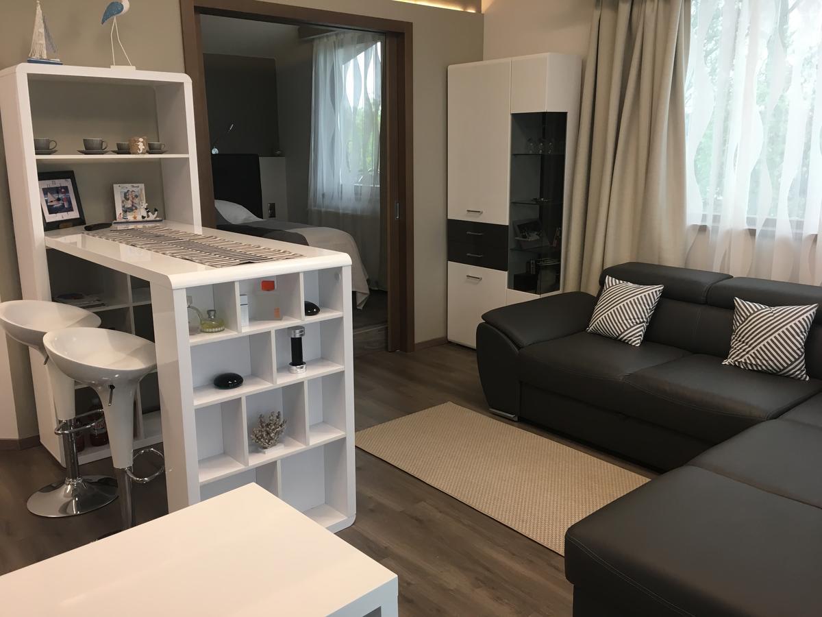 Calypso Lakeside Rooms & Lux Apartments Шиофок Экстерьер фото