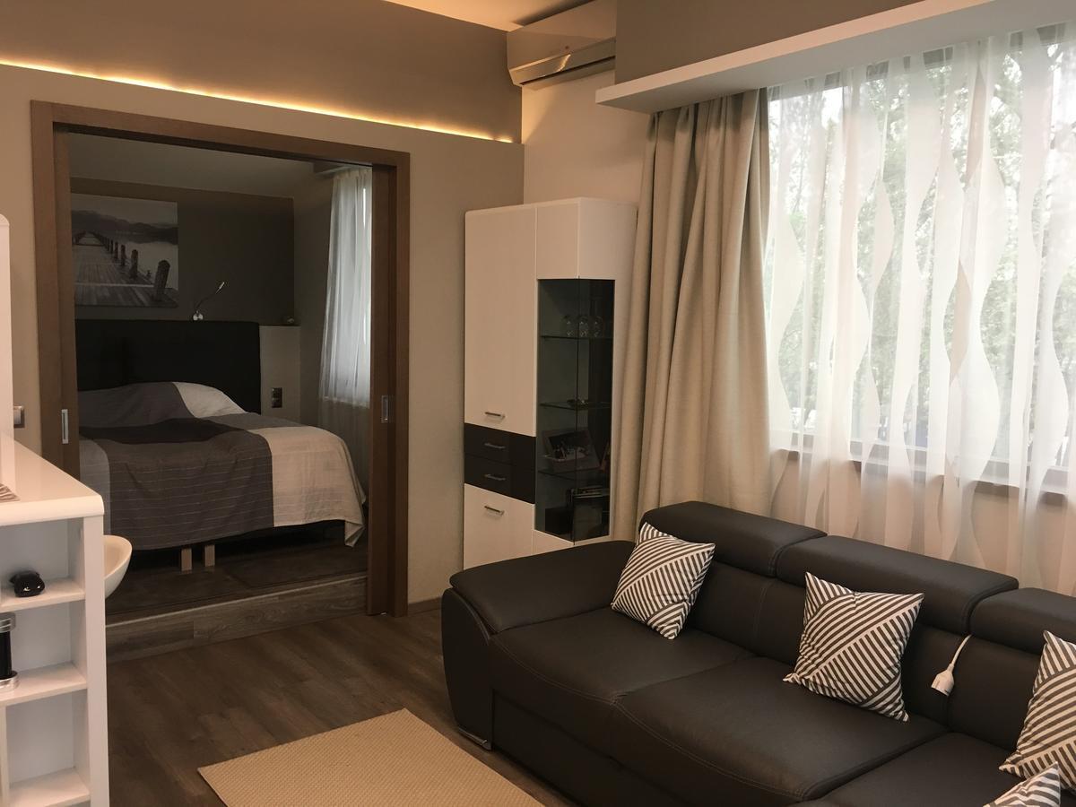 Calypso Lakeside Rooms & Lux Apartments Шиофок Экстерьер фото