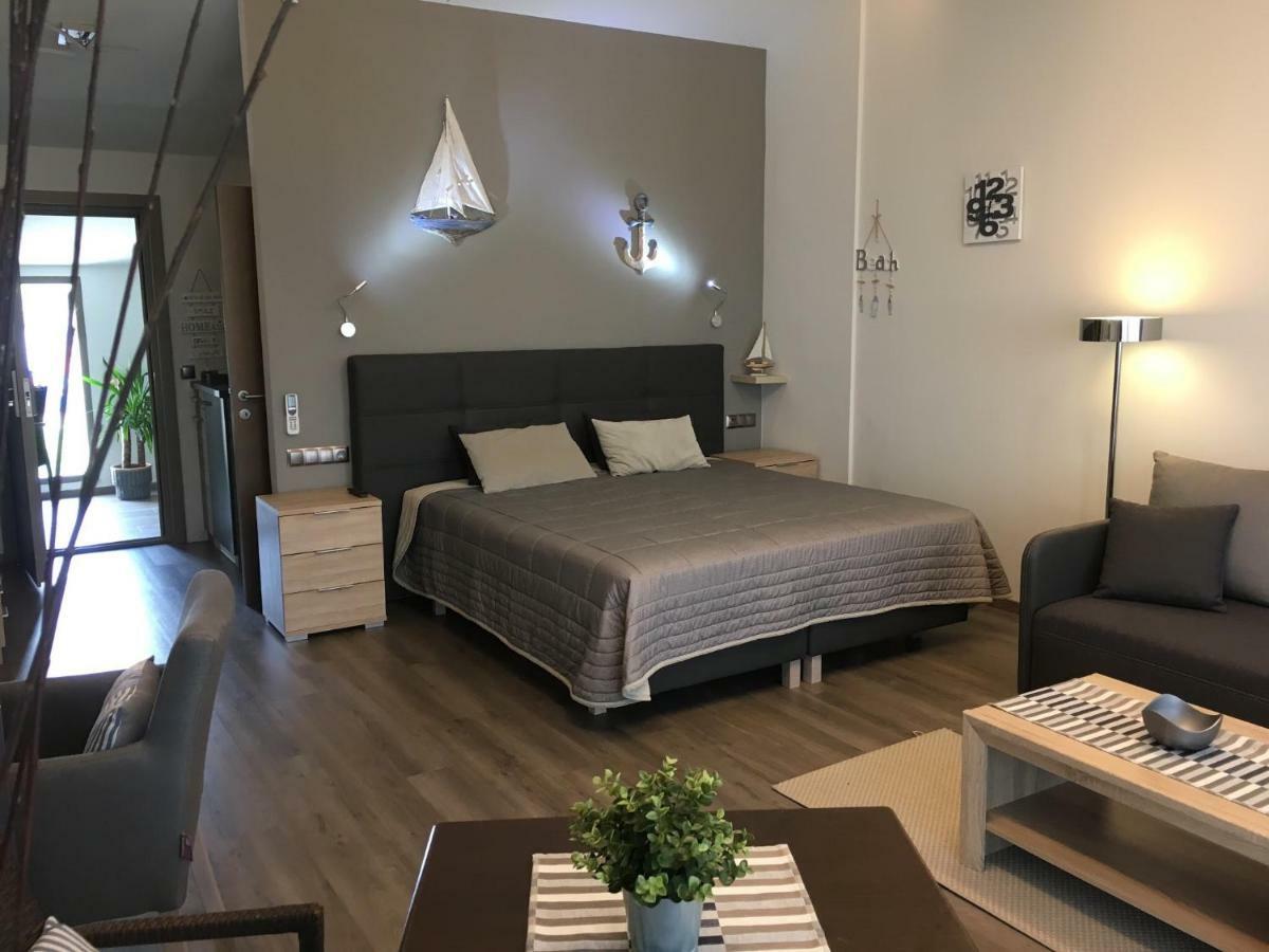 Calypso Lakeside Rooms & Lux Apartments Шиофок Экстерьер фото