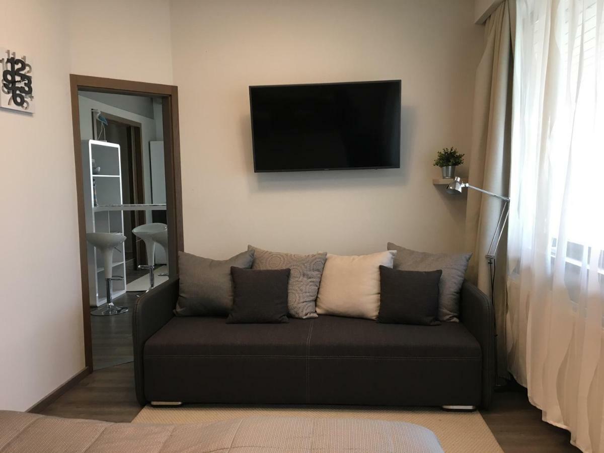 Calypso Lakeside Rooms & Lux Apartments Шиофок Экстерьер фото